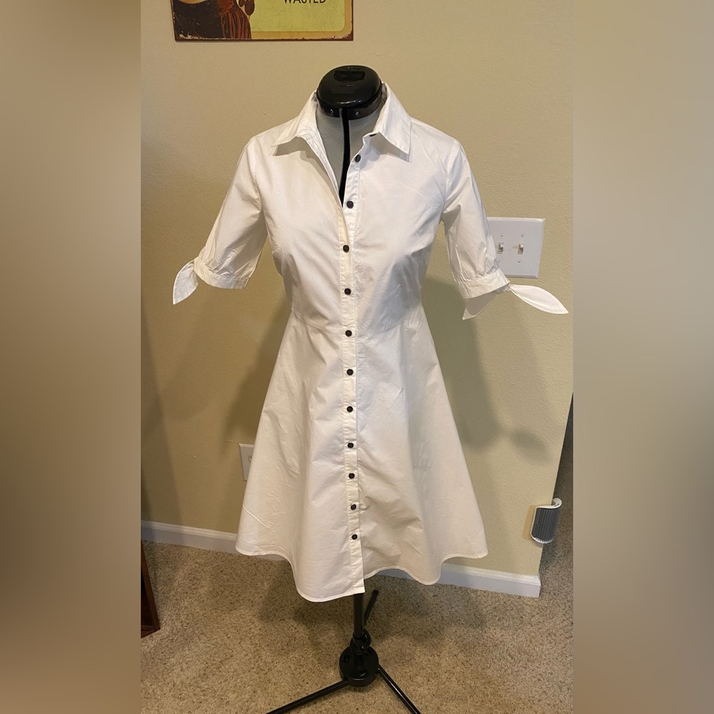 Ann Taylor Mid-Sleeve, Flare Fit, Button Shirt Dress. Fully Lined.